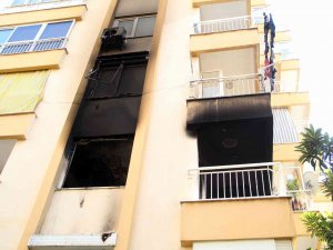Yaktığı Daireye, Kendini Kilitleyince Polisi Alarma Geçirdi