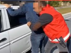 Ekipler Şüphelendikleri Aracı Takip Etti, Uyuşturucu Madde Ele Geçirdi