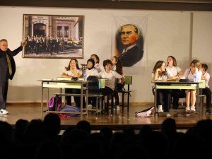 Selçuklu Çocuklar Ayakta Alkışlandı