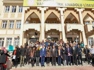 Vali Balcı Öğrencilerle Bir Araya Geldi