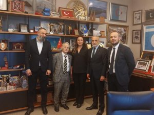 Cumhurbaşkanı Başdanışmanı Topçu, Kırım Tatarları Milli Lideri Kırımoğlu’nu Ağırladı