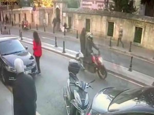 Fatih’te Motosikletli Saldırganlar Dehşet Saçtı: 2 Yaralı