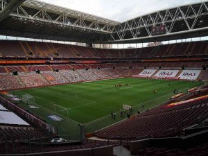Nef Stadyumu’nda 13. Galatasaray - Beşiktaş Derbisi