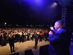 Üniversite Öğrencileri ‘Hoş Geldin Şenliği’nde Eğlendi