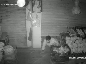Levyeli Hırsız Esnafı Canından Bezdirdi