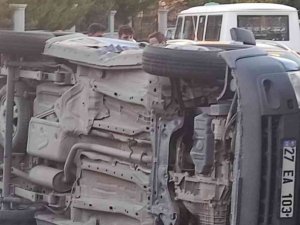 Otomobille Çarpışan Araç Takla Attı