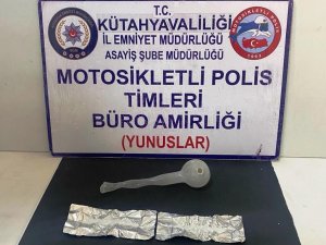 Kütahya’da Yunus Timlerince Bir Kişinin Üzerinde Uyuşturucu Ele Geçirildi