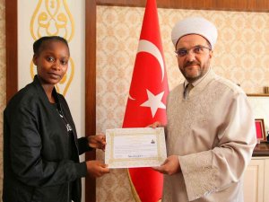 Kenya’dan Geldi Bursa’da Müslüman Oldu