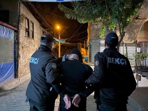 İ̇zmir’de Bekçilerin Şüphe Üzerine Durdurduğu Kişiler Firari Çıktı
