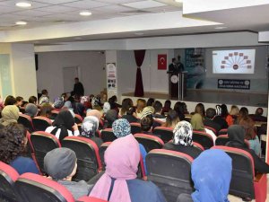 Toplum Sağlığı Merkezinin Yılsonu Sergisi Göz Kamaştırdı