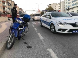 Bilecik’te Motosikletin Çarptığı 8 Yaşındaki Çocuk Ve Sürücü Yaralandı
