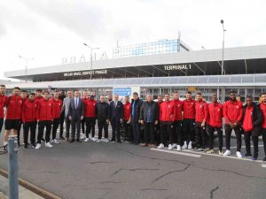 Sivasspor Kafilesi Prag’a Ulaştı