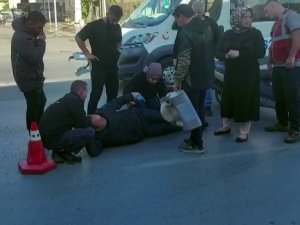 Sultanbeyli’de Refüje Çarpan Motosikletli Yaralandı