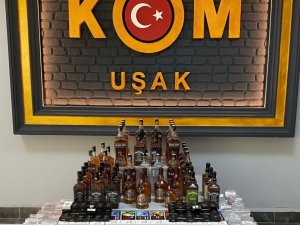 Uşak’ta Yüklü Miktarda Kaçak Makaron Ve Alkol Ele Geçirildi