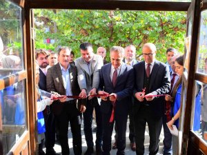 Balıkesir’in 100 Yıllık Halıları Balıkesir’de Sergilendi