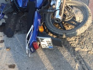 Otomobil İle Motosiklet Çarpıştı: 2 Ağır Yaralı