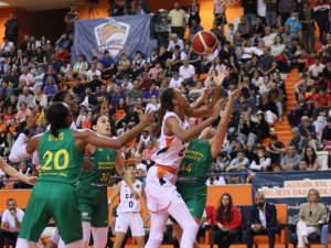 Çukurova Basketbol, Evinde Mağlup Oldu