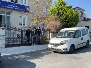 17 Yaşındaki Kızın Telefonunu Çaldı