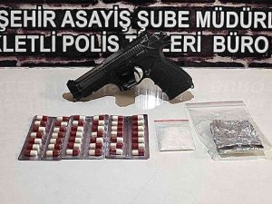 Şüpheli Şahısların Üzerinden Silah, Mermi Ve Uyuşturucu Madde Ele Geçirildi