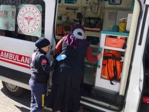Öğrenci Servisiyle Otomobil Çarpıştı: 2 Yaralı
