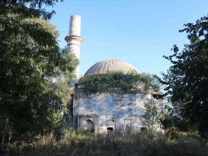 Edirne’de Evliya Kasım Paşa Camisi Definecilere Ve Uyuşturucu Bağımlılarına Bırakıldı