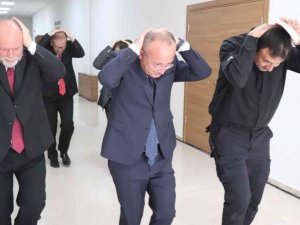 Denizli’de 7 Bin Kişiyle ’Deprem Anı, Çök Kapan Tutun Ve Tahliye’ Tatbikatı Yapıldı