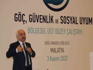 Bakan Yardımcısı Ersoy: “Biz, Birilerinin Yaptığı Gibi Ege Denizi’nde Botlarını Şişleyip, Çocukları Soğuk Sularda Ölüme Mahkum Edemezdik"