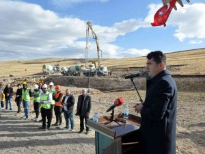 Vali Memiş: “2 Bin Rakımda Türkiye’nin Üreten Şehri Olacağız”