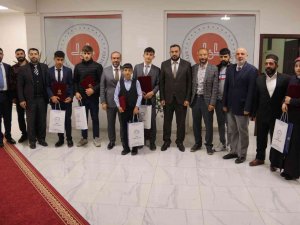 Ağrılı Hafızlar Belgelerine Kavuştu