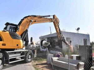 Osmangazi’de Kaçak Binalar Yıkılıyor
