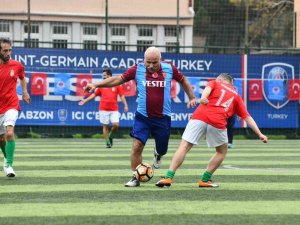 Trabzon İl Protokolü Ve Macaristan Heyeti Arasındaki Maçta Kazanan Dostluk Oldu