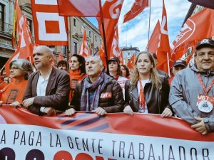 İ̇spanya’da Binlerce Kişi Zam Talebiyle Sokaklara İndi