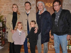 Uygur Kardeşler: “Pandemide Sahneleri Çok Özlemişiz, Tüm Oyunlarımız Dolu Geçiyor”