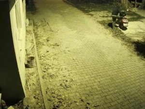 Motosiklet Hırsızı Önce Kameralara Sonra Polis Yakalandı