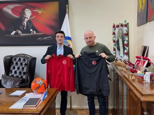 Türkeli Belediye Esnafspor’a Malzeme Desteği