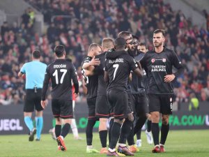 Uefa Avrupa Konferans Ligi: Slavia Prag: 0 - Sivasspor: 1 (İ̇lk Yarı)
