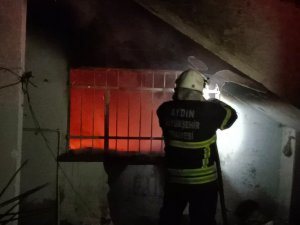 Nazilli’de Metruk Binada Çıkan Yangın Panikletti