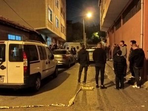 Cinnet Geçiren Uyuşturucu Bağımlısı Kişi, Astsubay Kuzenini Bıçakladı, Kuzeninin Silahı İle Babasını Öldürdü