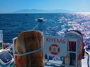 Arıza Yaparak Sürüklenen Tekneyi Kıyem Ekipleri Kurtardı