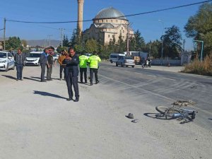 Arazi Aracıyla Çarpışan Bisiklet İkiye Bölündü, Sürücüsü Öldü