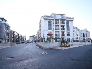 450 Ton Asfalt Kullanıldı, İki Sokağın Çehresi Değişti