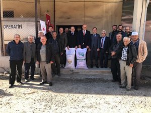 Çavdarhisar’da 843 Çiftçiye 102 Ton Sertifikalı Arpa Ve Tohumu Dağıtıldı