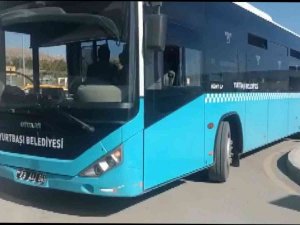 Kalp Krizi Geçiren Yaşlı Adamı Otobüsle Hastaneye Yetiştirdiler