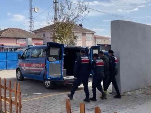 Aranan Şahısları Jasat Yakaladı