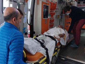 Tırın Damperi Elektrik Teline Temas Etti, Akıma Kapılan İşçi Ağır Yaralandı