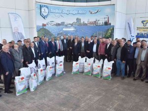 Tekkeköy’den Çiftçilere Tohum Desteği