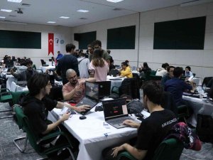 Niğde’de ’Tc Kimlik Kartı Ve Yüz Tanıma İle Mobilde Ödeme Hackathonu’ Başladı