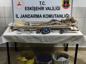 Kaçak Kazı Yapan 4 Şahıs Suçüstü Yakalandı