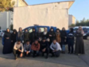 Kilis’te Metruk Binada 16 Düzensiz Göçmen Yakalandı