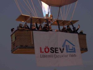 Kapadokya’da Balonlar Lösev İçin Havalandı